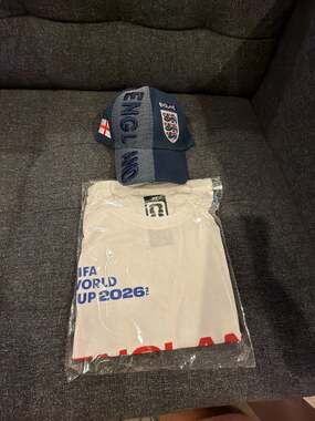 Icon Sports England FIFA World Cup 2026 Hat and XL T-Shirt Set